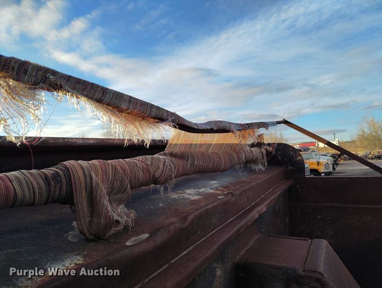 image for item IH9364 1999 International 4900 dump truck