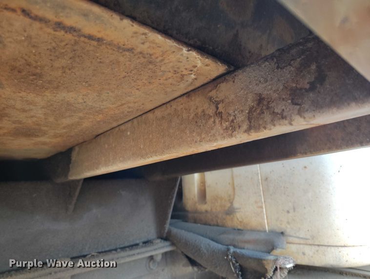 image for item IH9364 1999 International 4900 dump truck