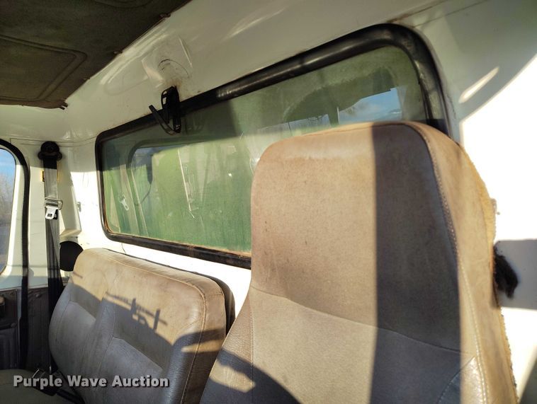 image for item IH9364 1999 International 4900 dump truck