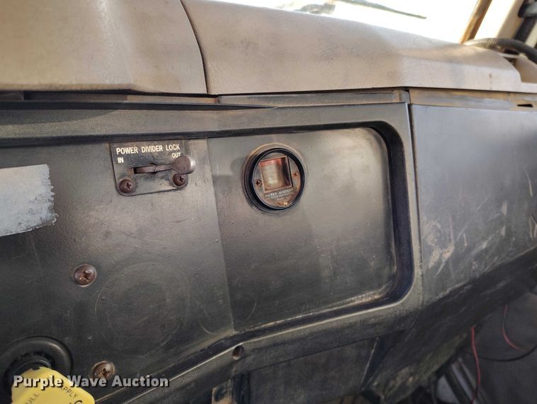 image for item IH9364 1999 International 4900 dump truck