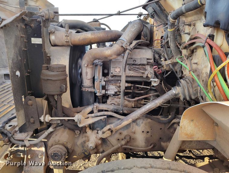 image for item IH9364 1999 International 4900 dump truck