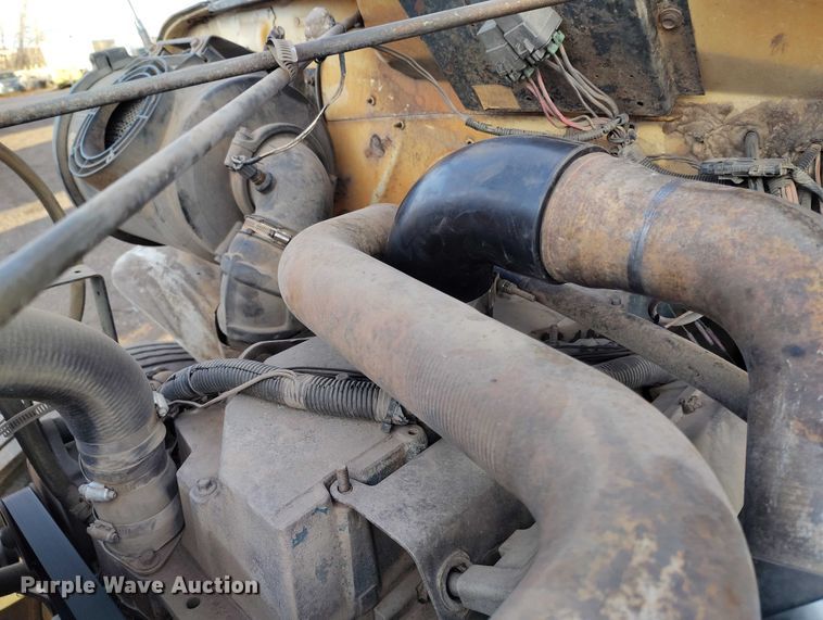 image for item IH9364 1999 International 4900 dump truck