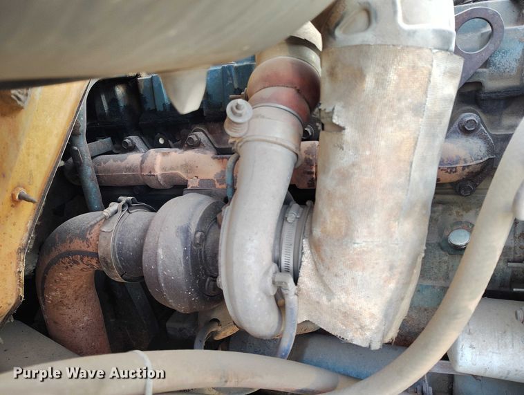 image for item IH9364 1999 International 4900 dump truck