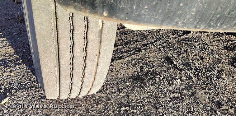 image for item IH9364 1999 International 4900 dump truck