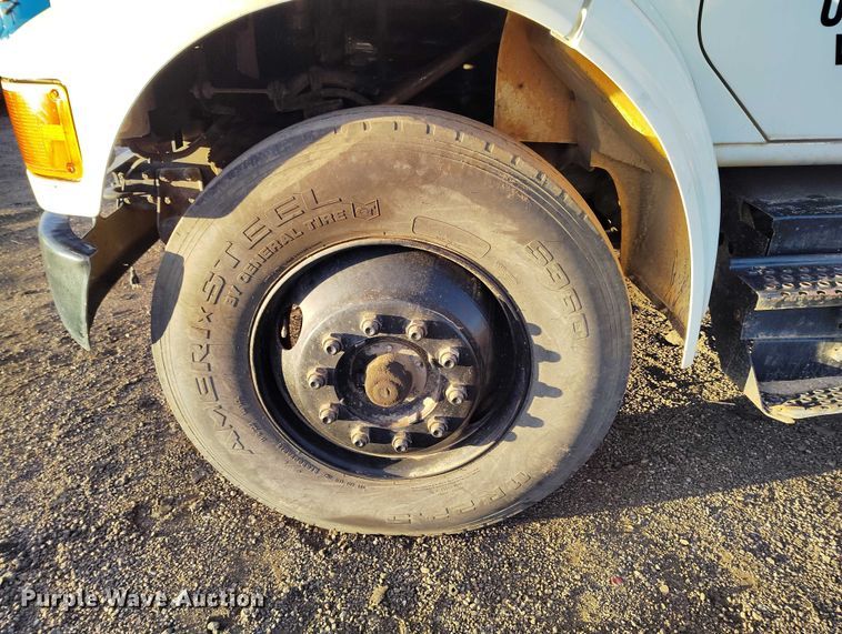 image for item IH9364 1999 International 4900 dump truck