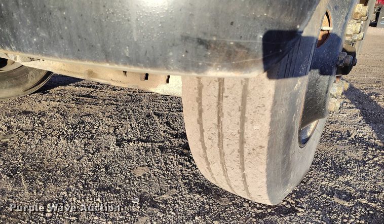 image for item IH9364 1999 International 4900 dump truck