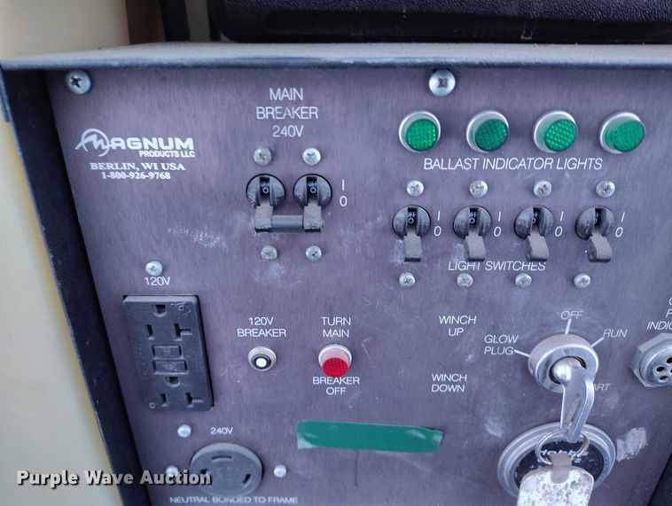 image for item IH9381 2008 Magnum light plant