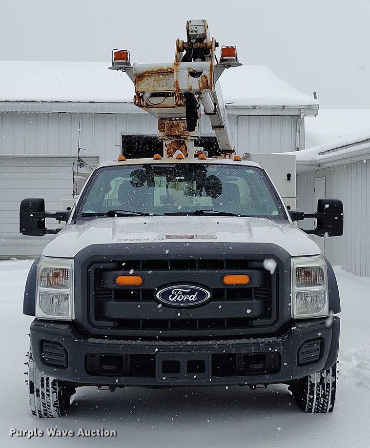 image for item IH9385 2012 Ford F450 Super Duty XL bucket truck