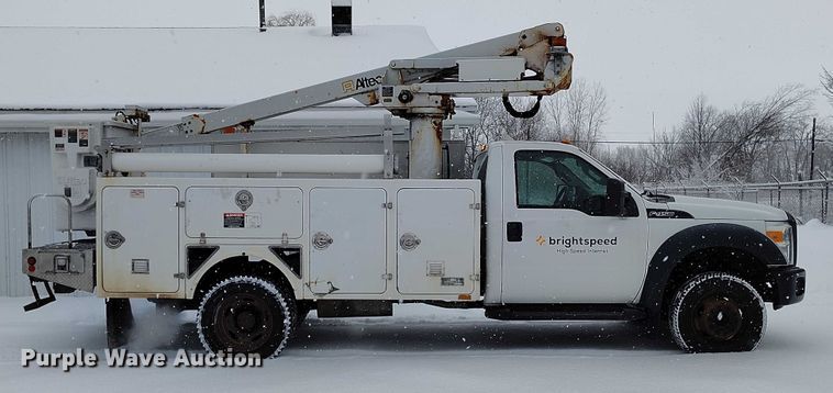 image for item IH9385 2012 Ford F450 Super Duty XL bucket truck