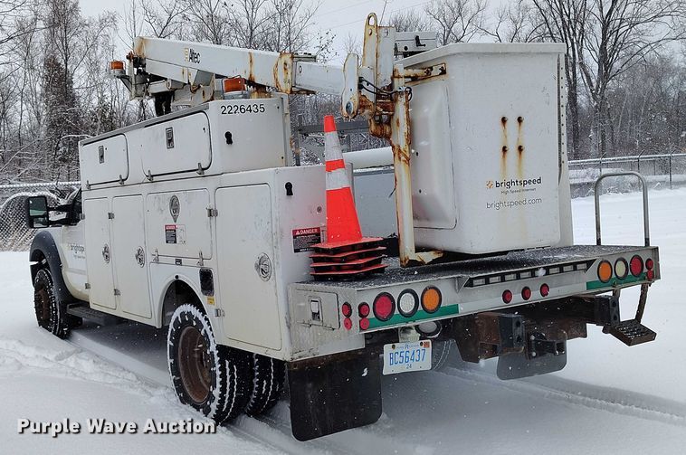 image for item IH9385 2012 Ford F450 Super Duty XL bucket truck