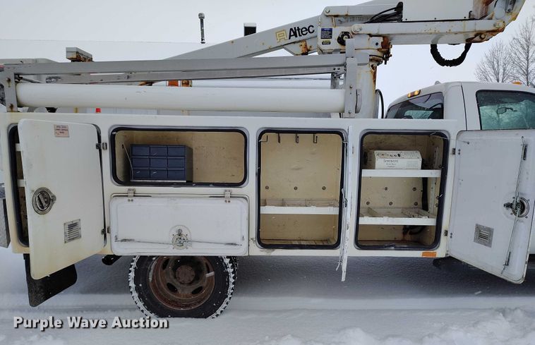 image for item IH9385 2012 Ford F450 Super Duty XL bucket truck