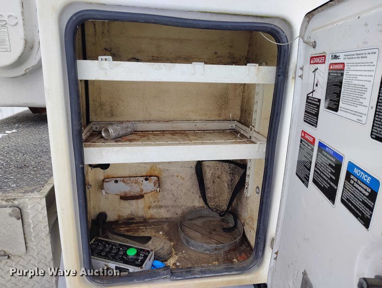 image for item IH9385 2012 Ford F450 Super Duty XL bucket truck