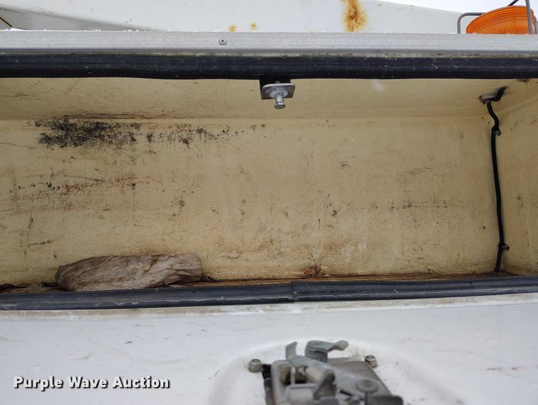 image for item IH9385 2012 Ford F450 Super Duty XL bucket truck