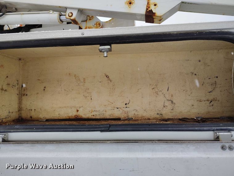 image for item IH9385 2012 Ford F450 Super Duty XL bucket truck