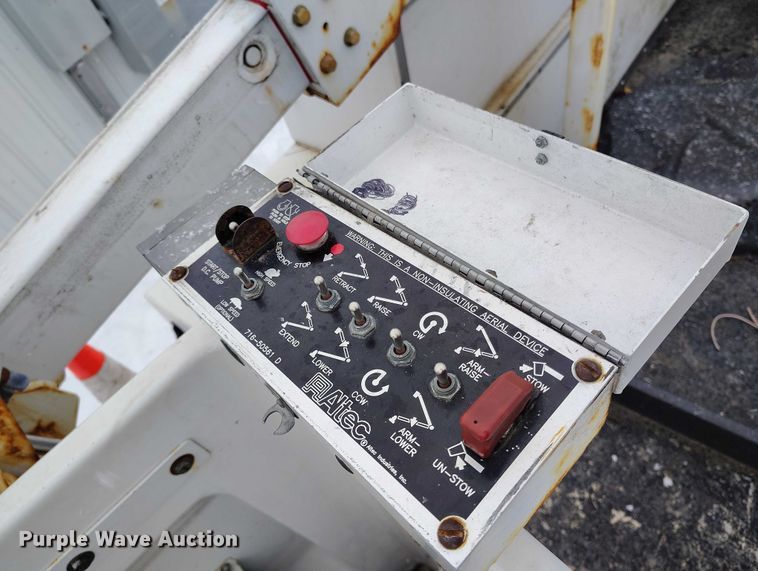 image for item IH9385 2012 Ford F450 Super Duty XL bucket truck