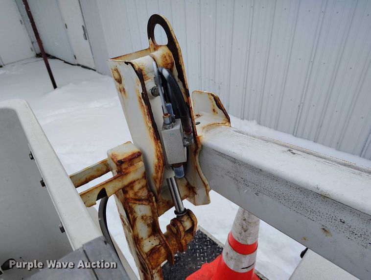 image for item IH9385 2012 Ford F450 Super Duty XL bucket truck