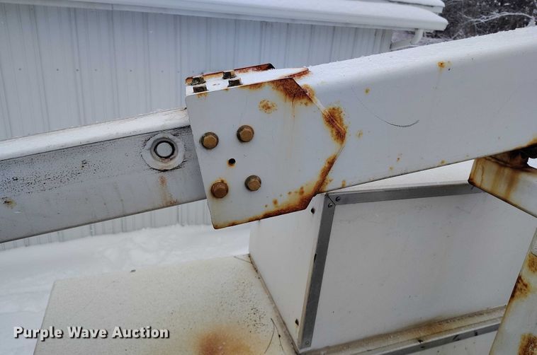 image for item IH9385 2012 Ford F450 Super Duty XL bucket truck