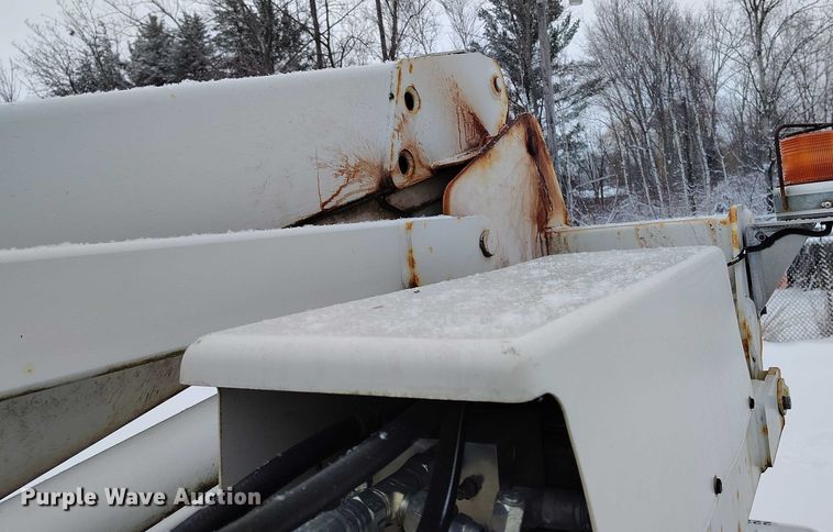 image for item IH9385 2012 Ford F450 Super Duty XL bucket truck