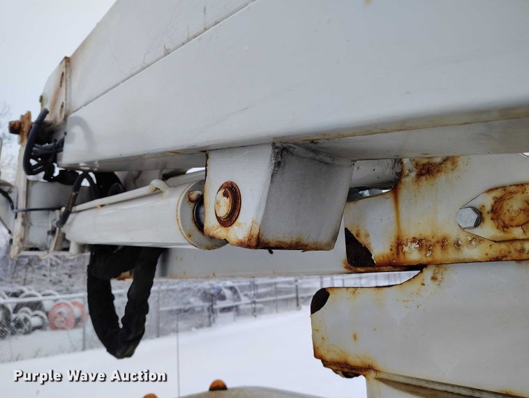 image for item IH9385 2012 Ford F450 Super Duty XL bucket truck