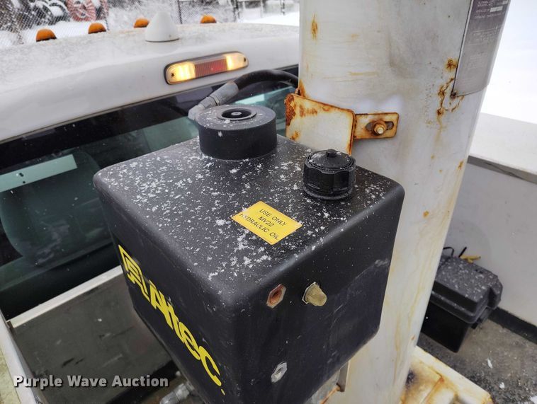 image for item IH9385 2012 Ford F450 Super Duty XL bucket truck