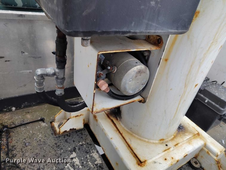 image for item IH9385 2012 Ford F450 Super Duty XL bucket truck