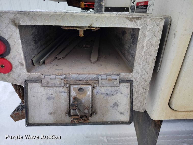 image for item IH9385 2012 Ford F450 Super Duty XL bucket truck