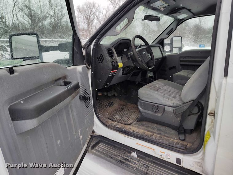 image for item IH9385 2012 Ford F450 Super Duty XL bucket truck