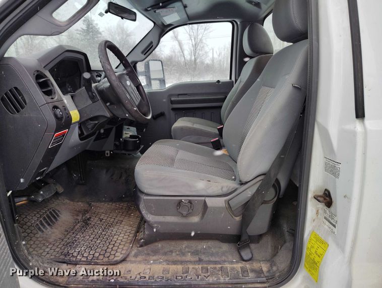 image for item IH9385 2012 Ford F450 Super Duty XL bucket truck