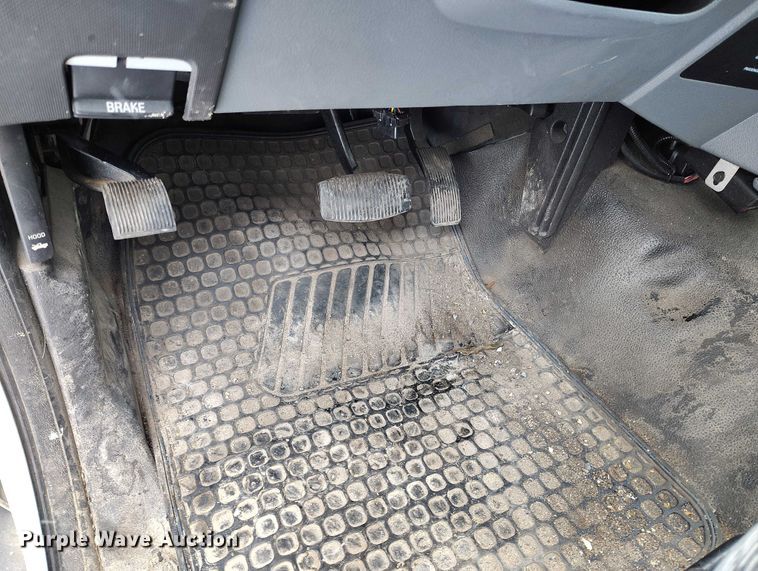 image for item IH9385 2012 Ford F450 Super Duty XL bucket truck