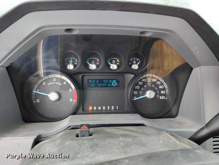 image for item IH9385 2012 Ford F450 Super Duty XL bucket truck