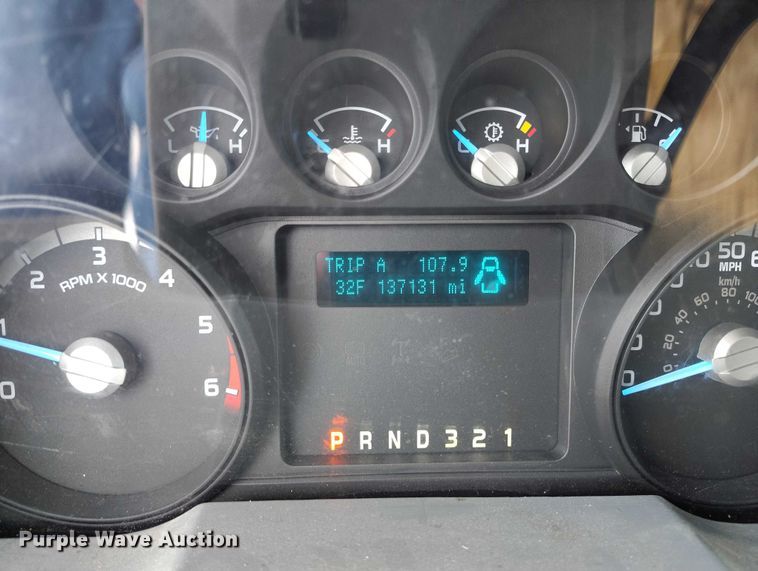 image for item IH9385 2012 Ford F450 Super Duty XL bucket truck