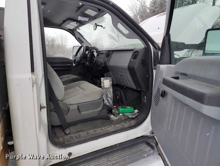 image for item IH9385 2012 Ford F450 Super Duty XL bucket truck