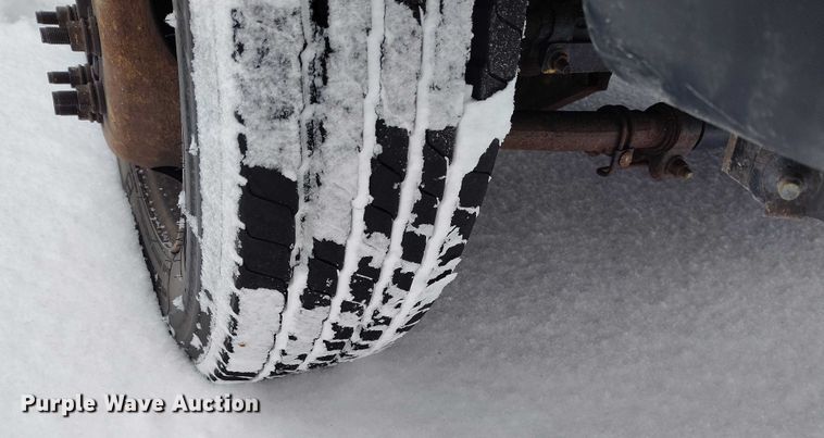 image for item IH9385 2012 Ford F450 Super Duty XL bucket truck