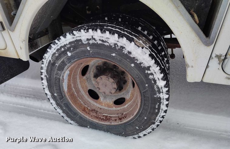 image for item IH9385 2012 Ford F450 Super Duty XL bucket truck