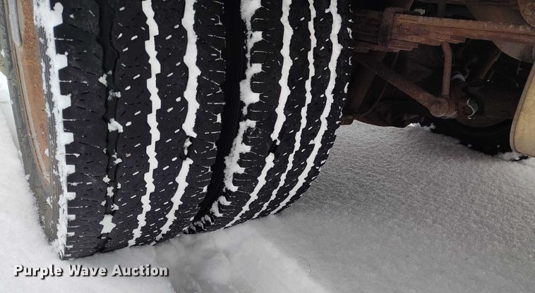 image for item IH9385 2012 Ford F450 Super Duty XL bucket truck