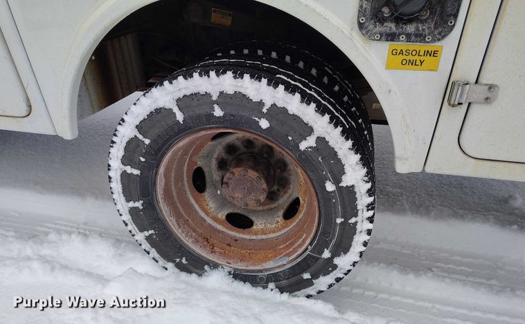 image for item IH9385 2012 Ford F450 Super Duty XL bucket truck