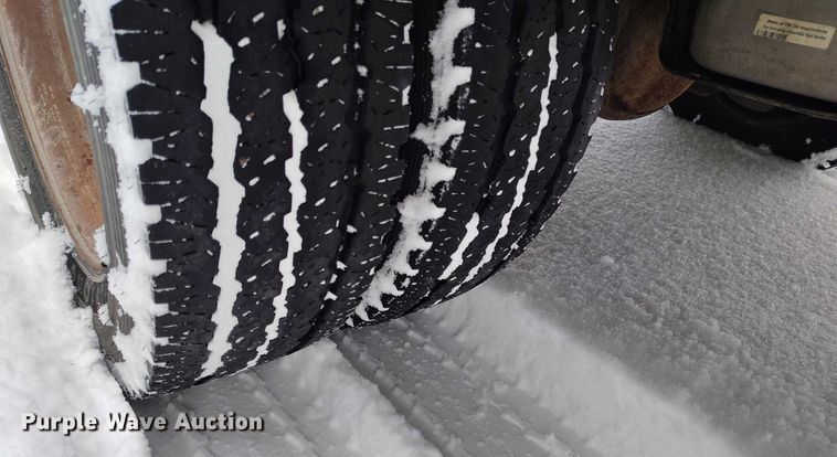 image for item IH9385 2012 Ford F450 Super Duty XL bucket truck