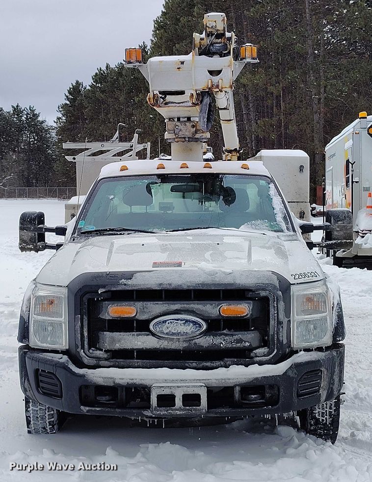 image for item IH9386 2016 Ford F450 Super Duty bucket truck