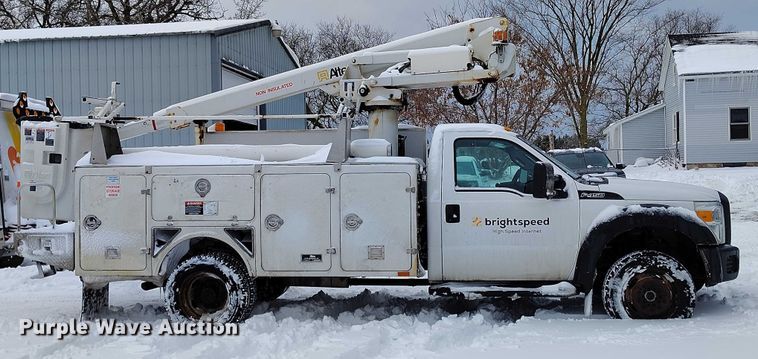 image for item IH9386 2016 Ford F450 Super Duty bucket truck