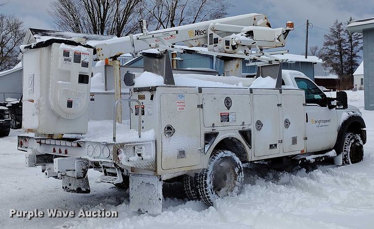 image for item IH9386 2016 Ford F450 Super Duty bucket truck