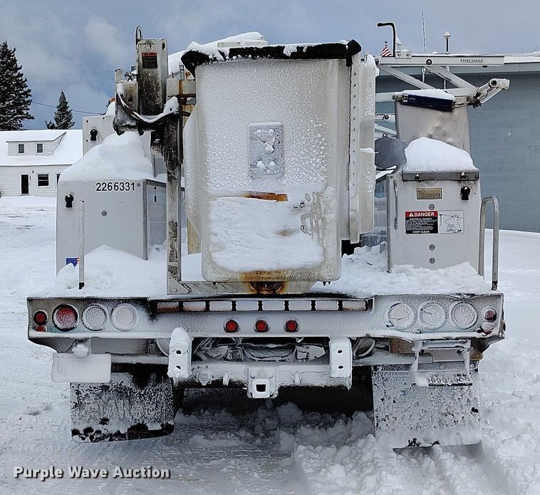 image for item IH9386 2016 Ford F450 Super Duty bucket truck