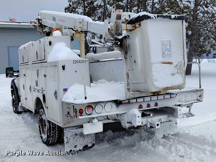 image for item IH9386 2016 Ford F450 Super Duty bucket truck