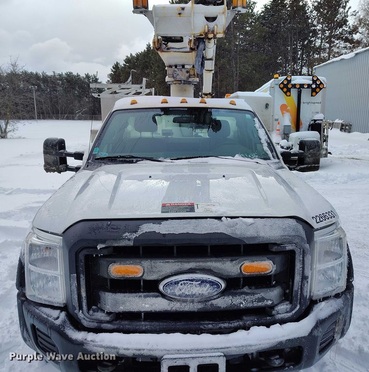 image for item IH9386 2016 Ford F450 Super Duty bucket truck