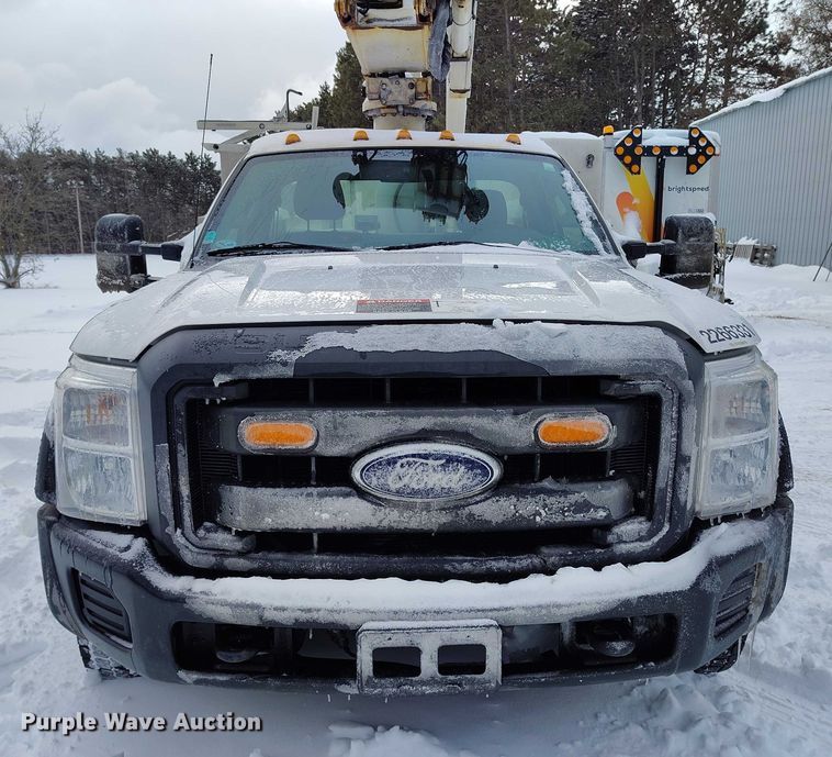 image for item IH9386 2016 Ford F450 Super Duty bucket truck