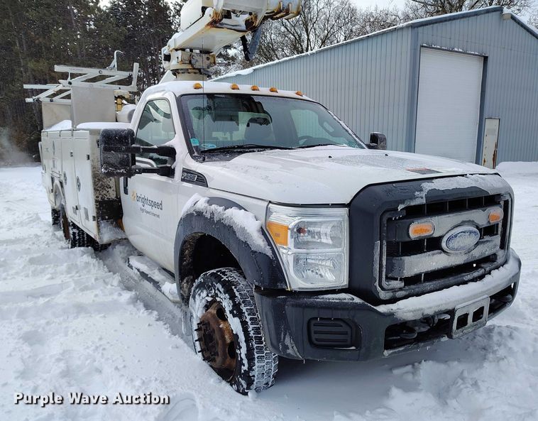 image for item IH9386 2016 Ford F450 Super Duty bucket truck