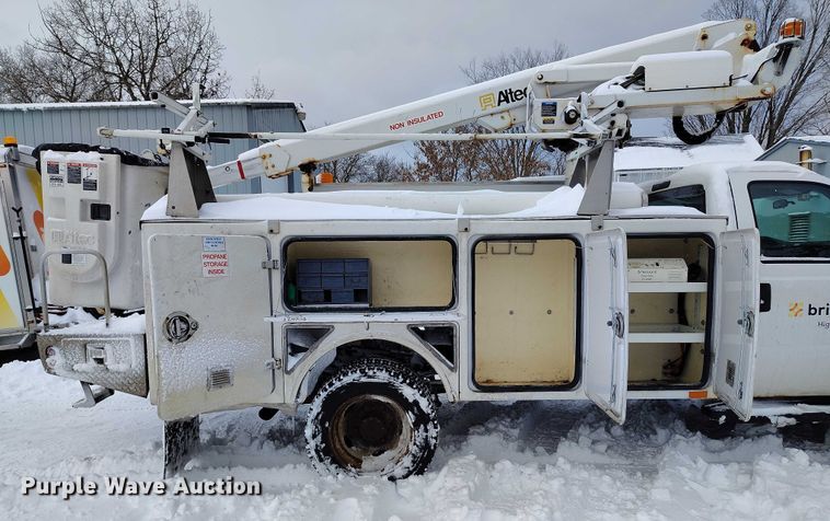 image for item IH9386 2016 Ford F450 Super Duty bucket truck