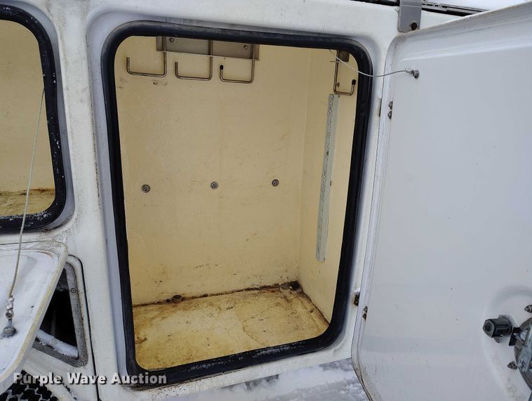 image for item IH9386 2016 Ford F450 Super Duty bucket truck