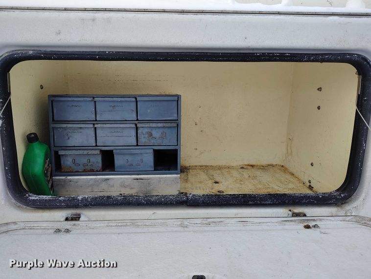 image for item IH9386 2016 Ford F450 Super Duty bucket truck