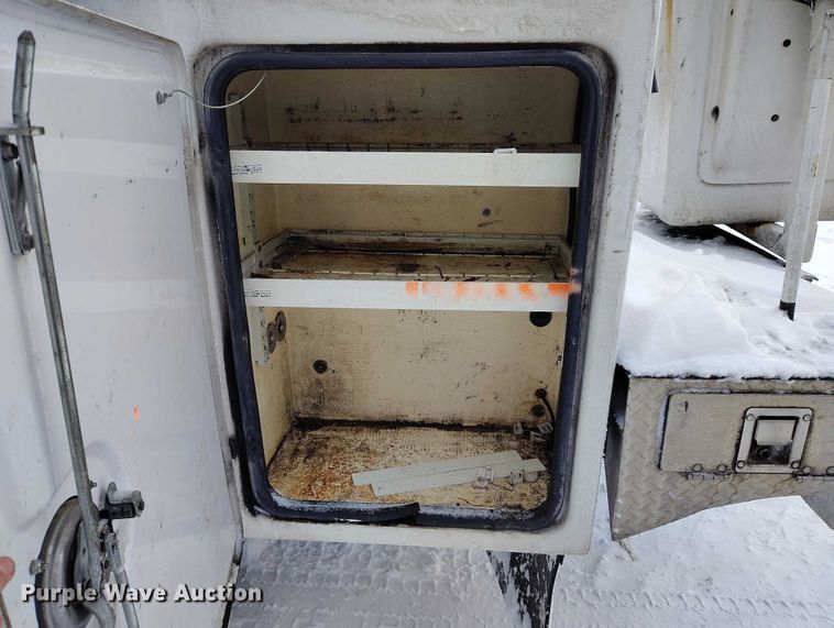 image for item IH9386 2016 Ford F450 Super Duty bucket truck