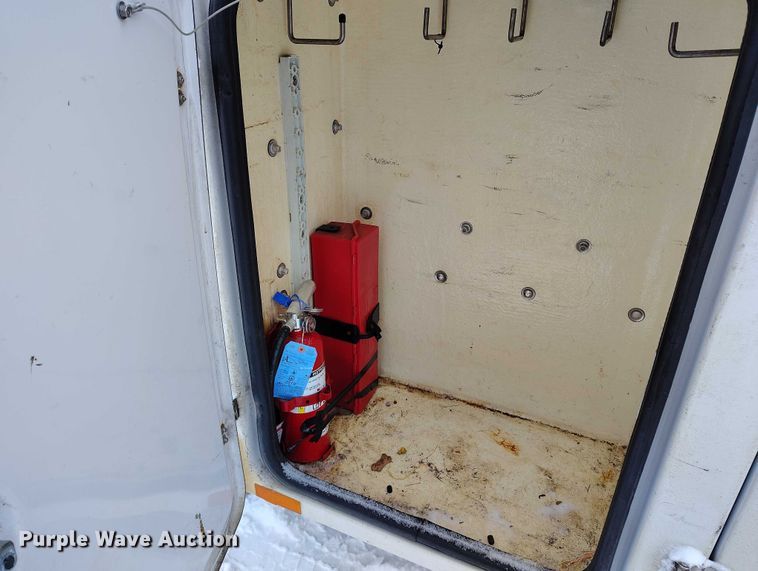 image for item IH9386 2016 Ford F450 Super Duty bucket truck